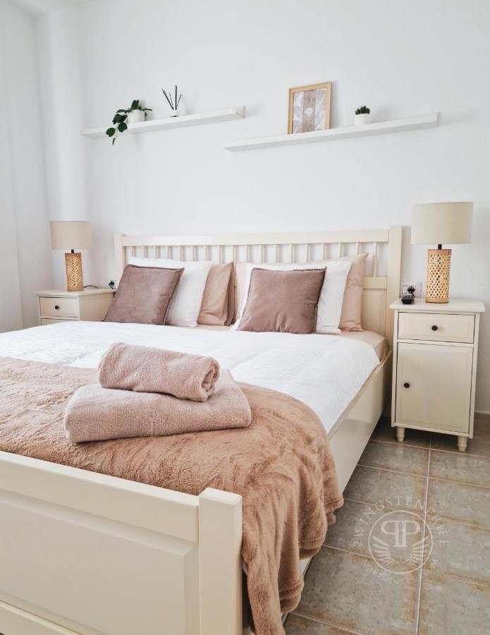 2 Wings Tenerife - Apartment Chayofa Екстер'єр фото